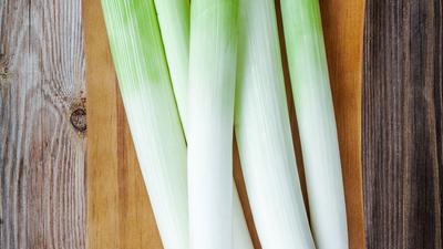 Preparing creamed leeks