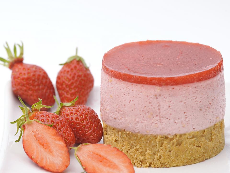 Bavarois Aux Fraises Et Genoise Aux Palets Bretons Recette Prince De Bretagne